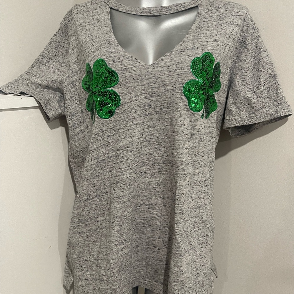 PINK Victoria's Secret Gray Tee with Green Shamrocks